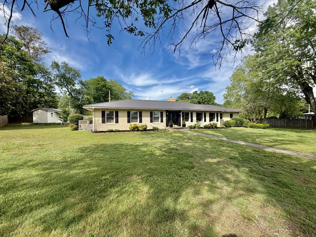 232 Admiral Cir, Lawrenceburg