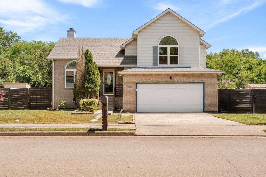 708 Post Oak Dr, Antioch