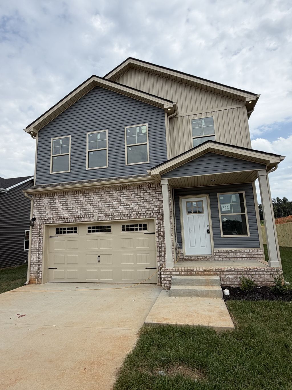 321 Cardinal Creek, Clarksville