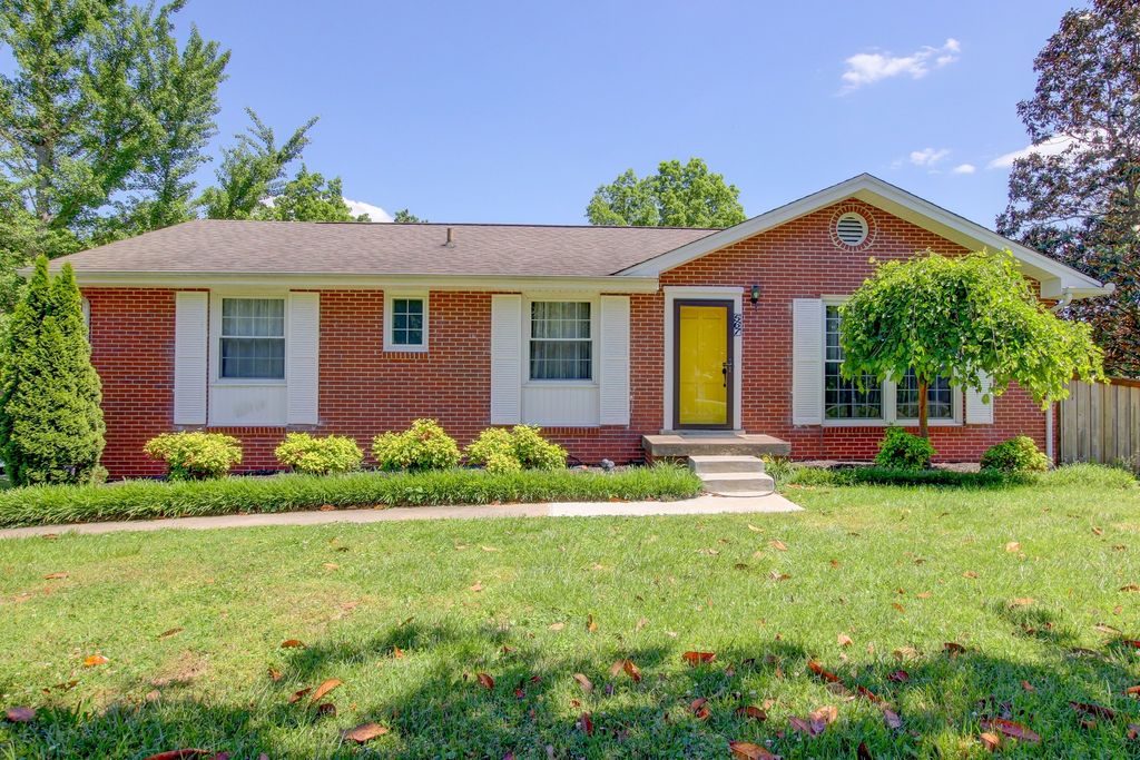 567 Chesterfield Dr, Clarksville