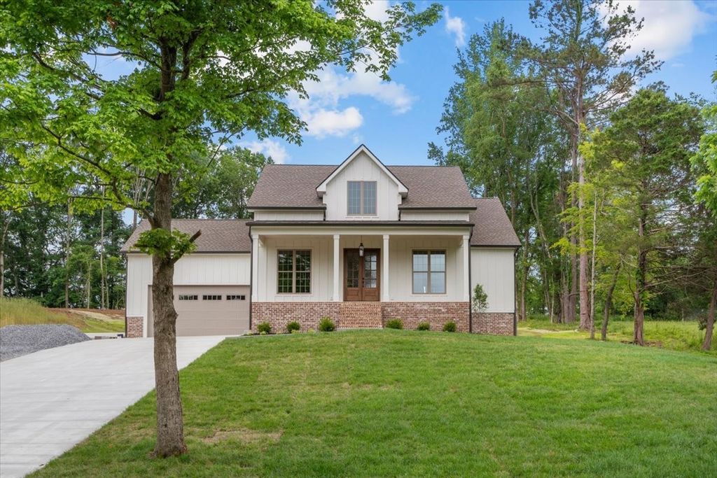 171 Roby Dr, Erin