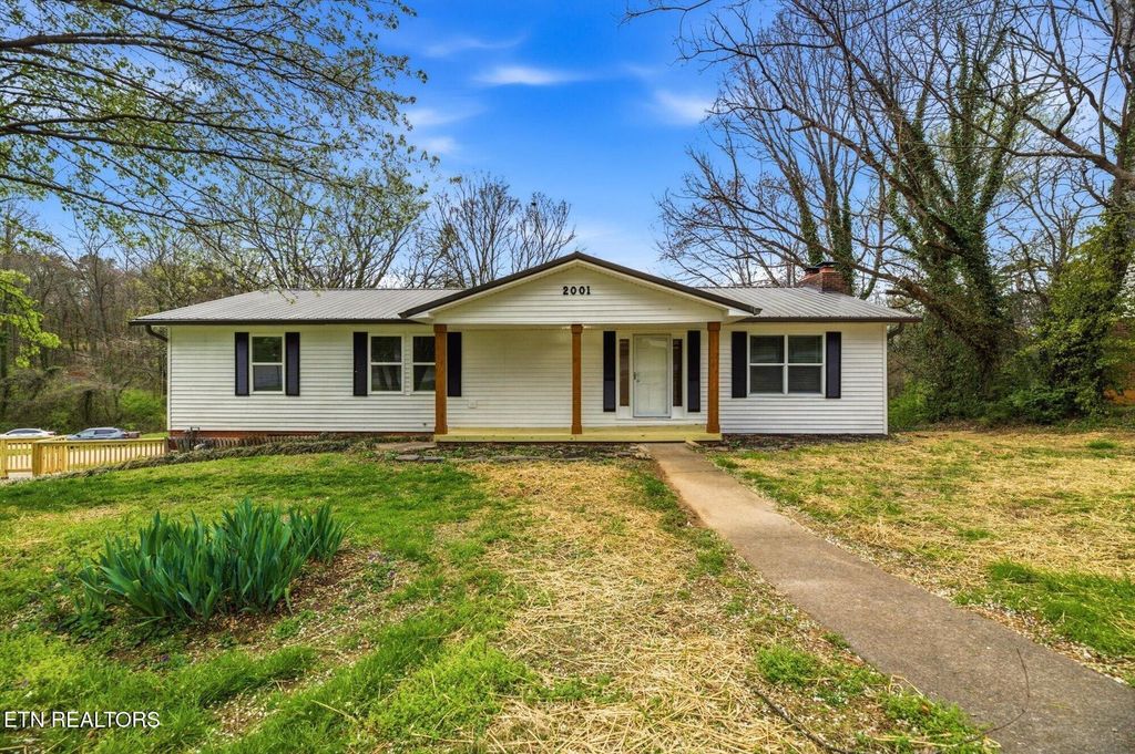 2001 Wayne Circle, Maryville