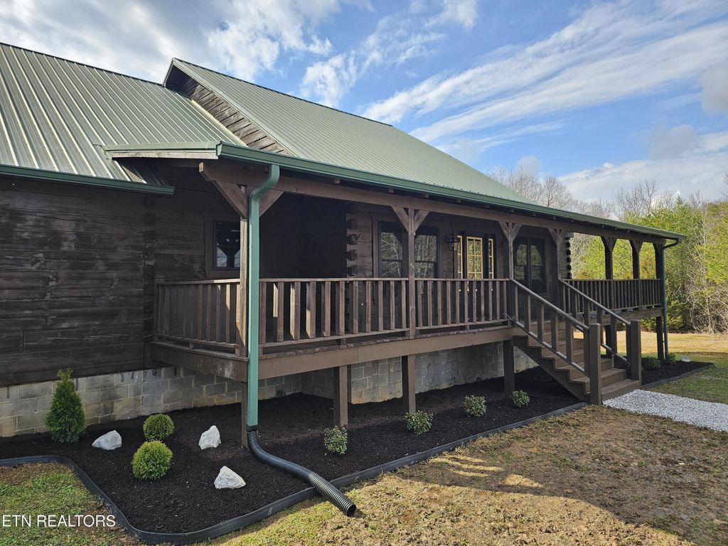 371 Plaza Drive, Madisonville