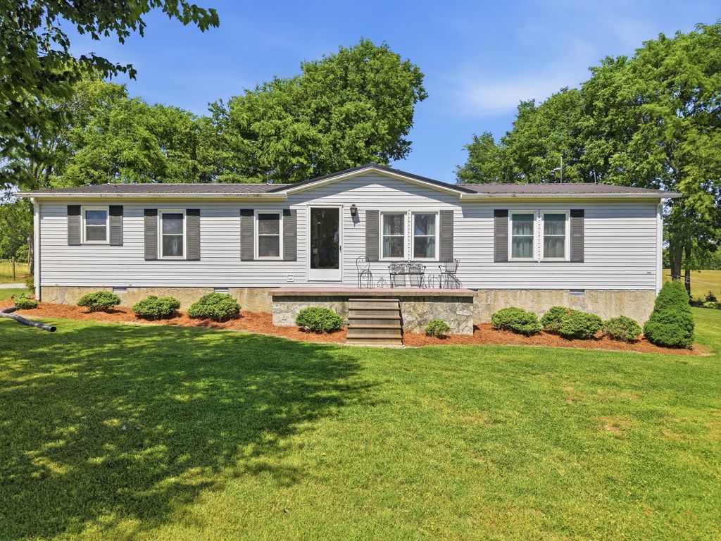 597 Hiwassee Rd, Lebanon