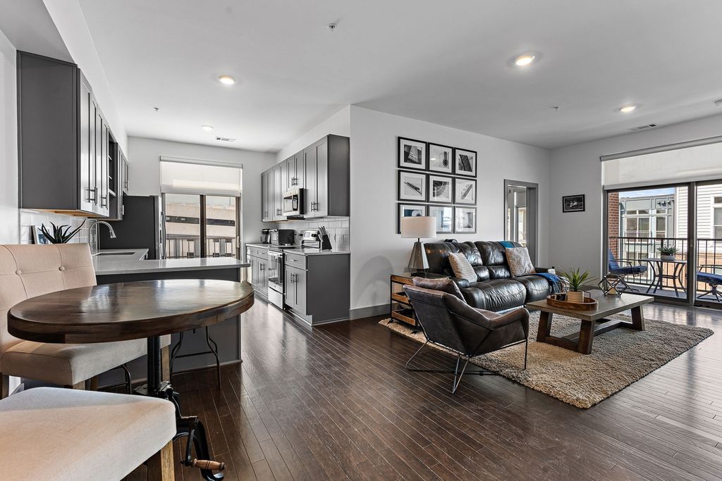 2407 8th Ave S 402, Nashville