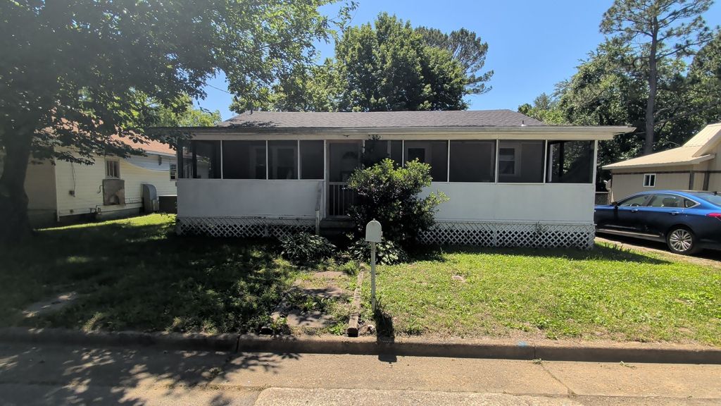 1305 Jones St, Dyersburg