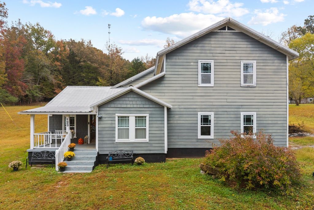 123 Brewer Dr, Waynesboro