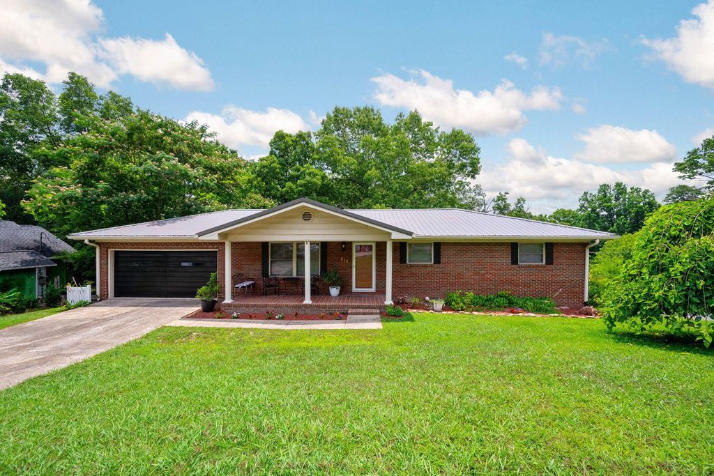 218 Alpine Drive, Rossville