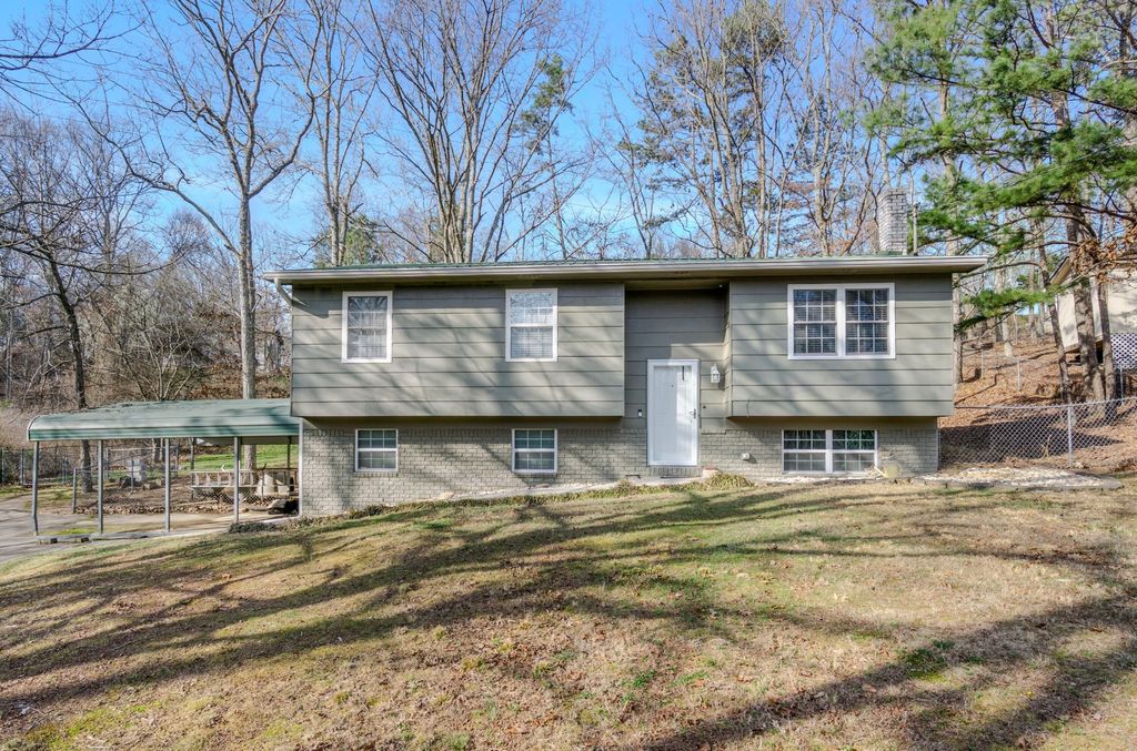 2195 Greendale Drive Ne, Cleveland