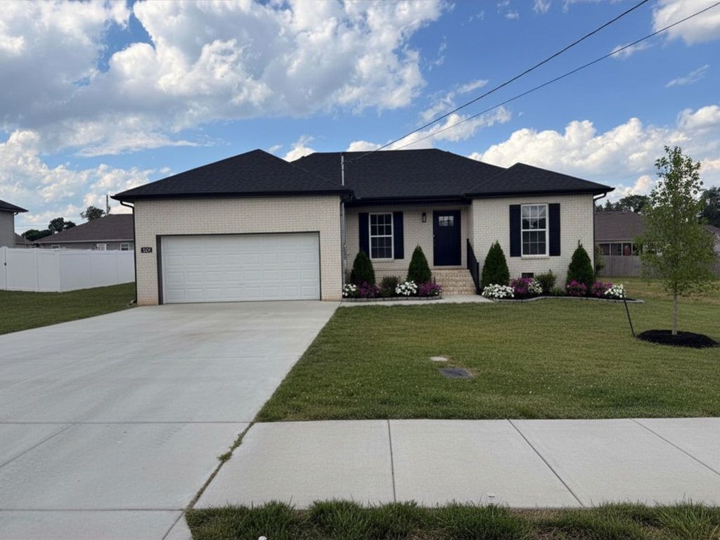 216 Graham Way, Shelbyville