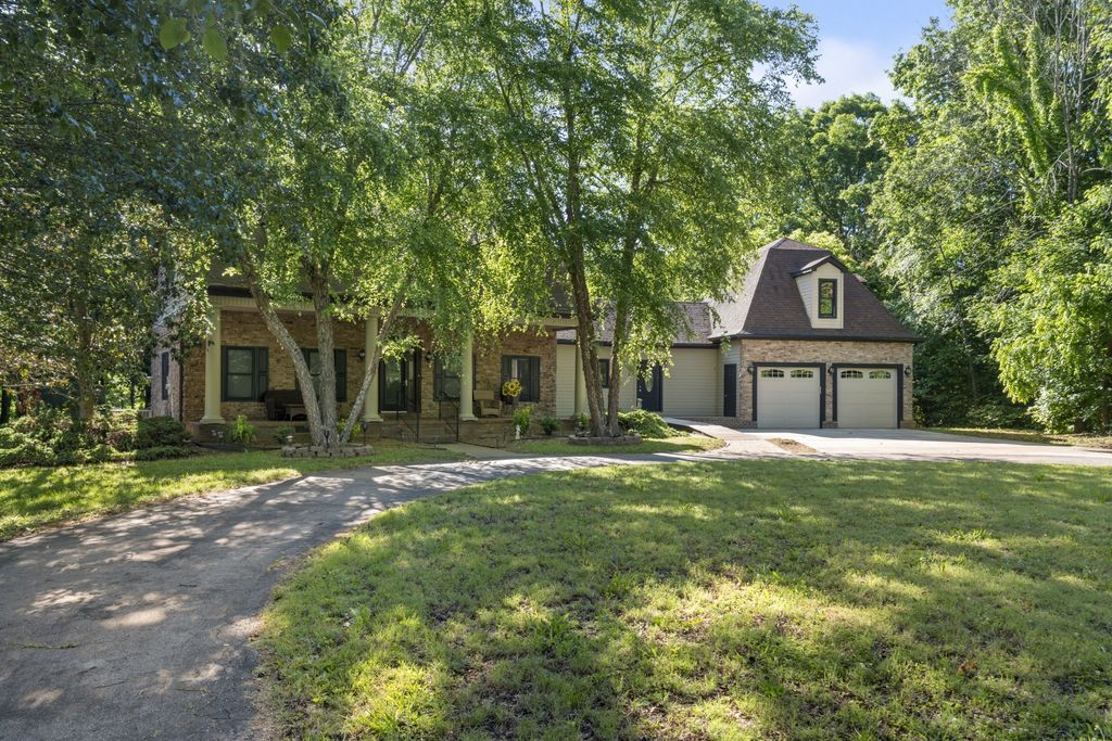 8238 Hawkins Rd, College Grove