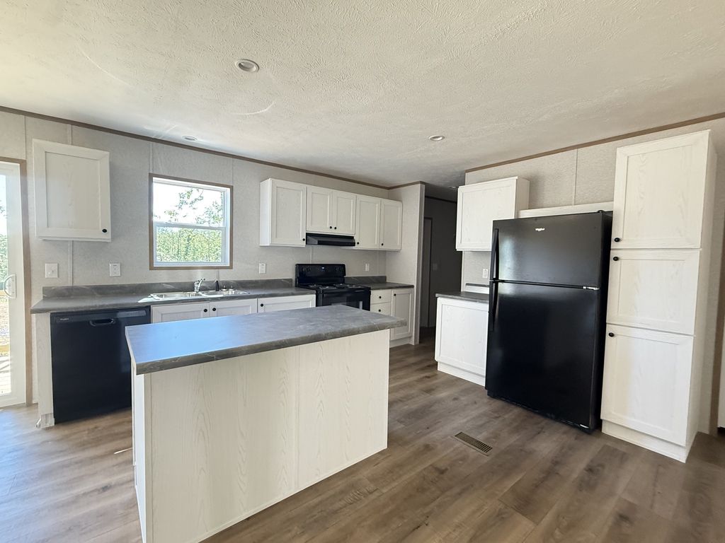 467 Woodland Rd, Hohenwald