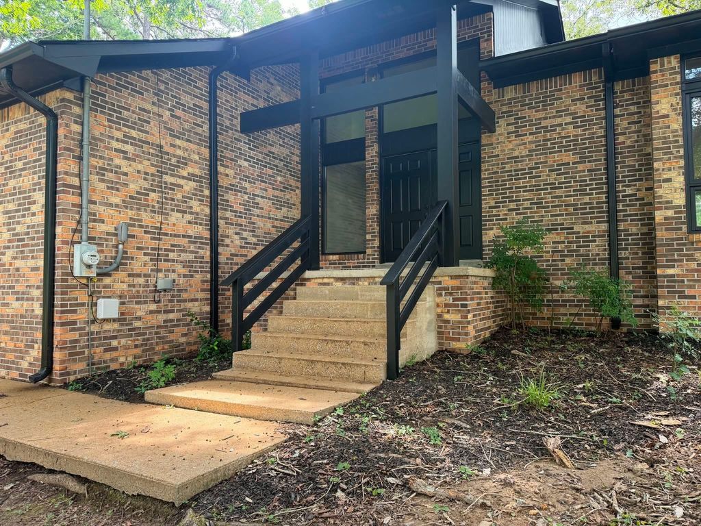 102 Parkwood Ln, Hohenwald