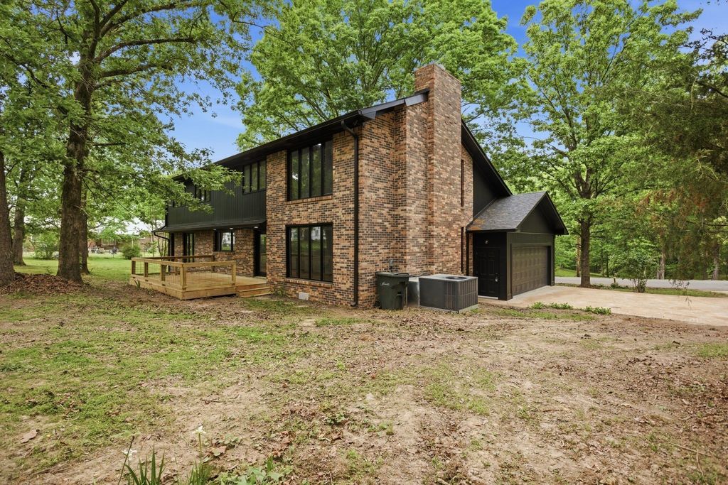 102 Parkwood Ln, Hohenwald