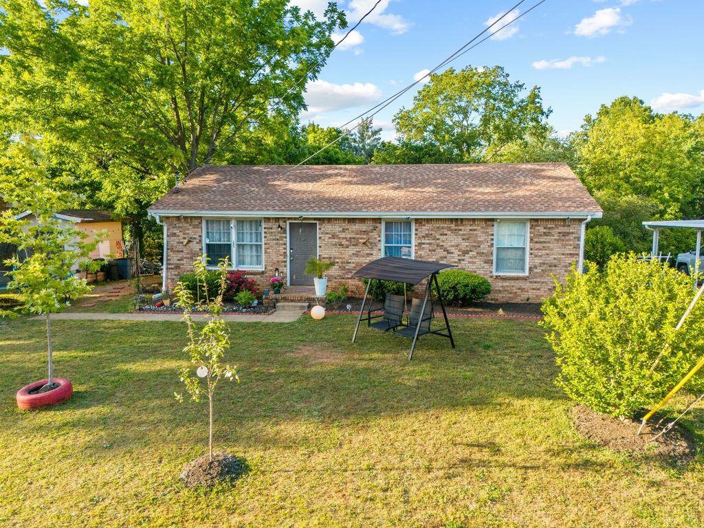 105 Bellamy Ct, Clarksville