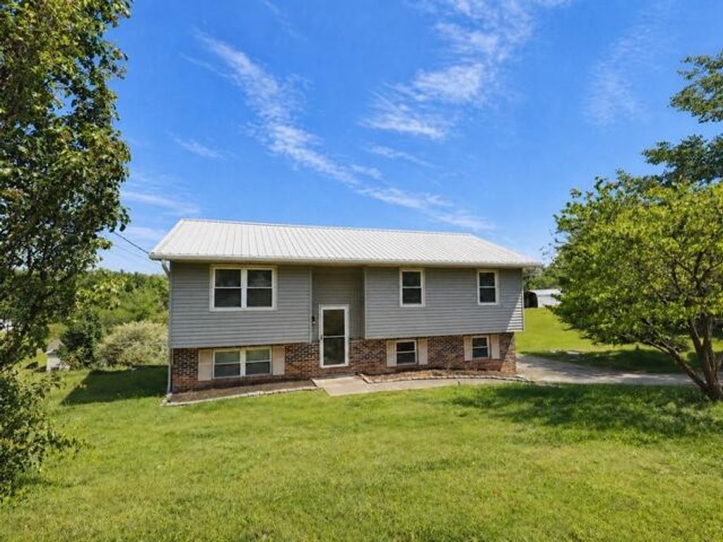 2941 Eastview Terrace Se, Cleveland