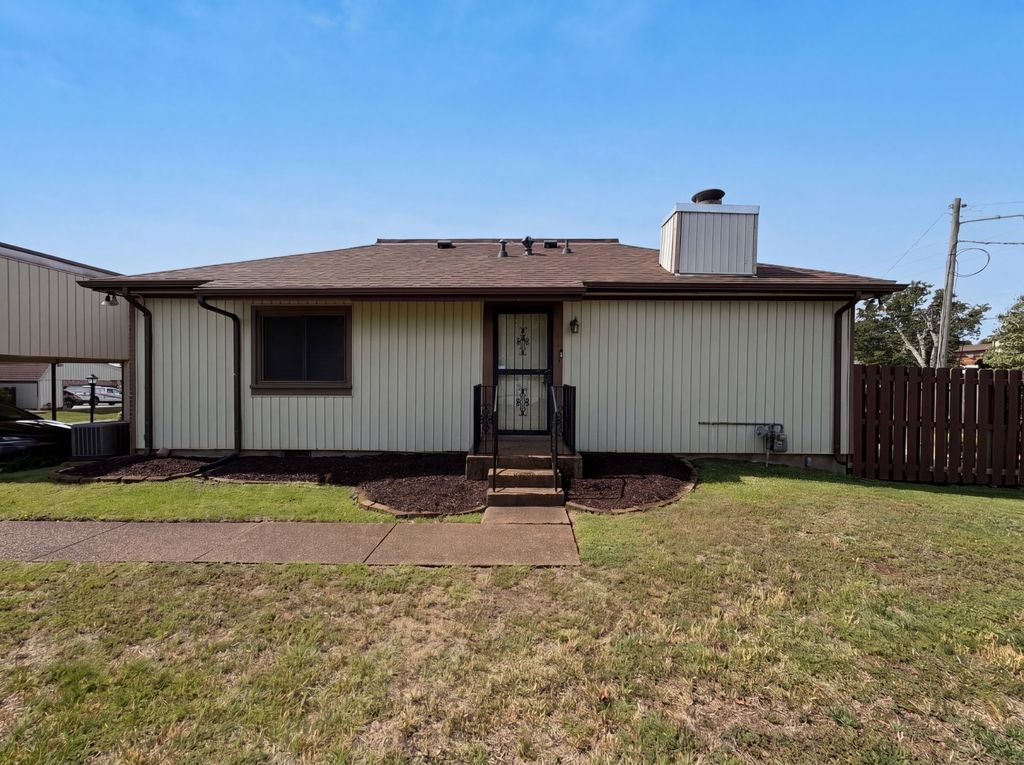 1014 Heritage Dr, Madison