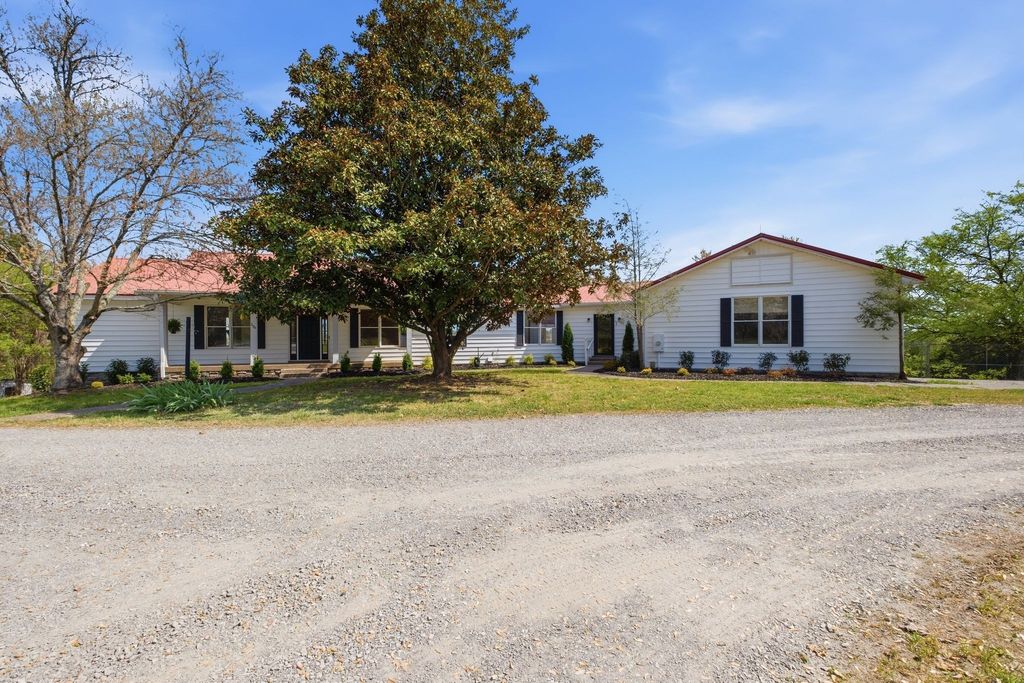 579 Ford Rd, Lebanon