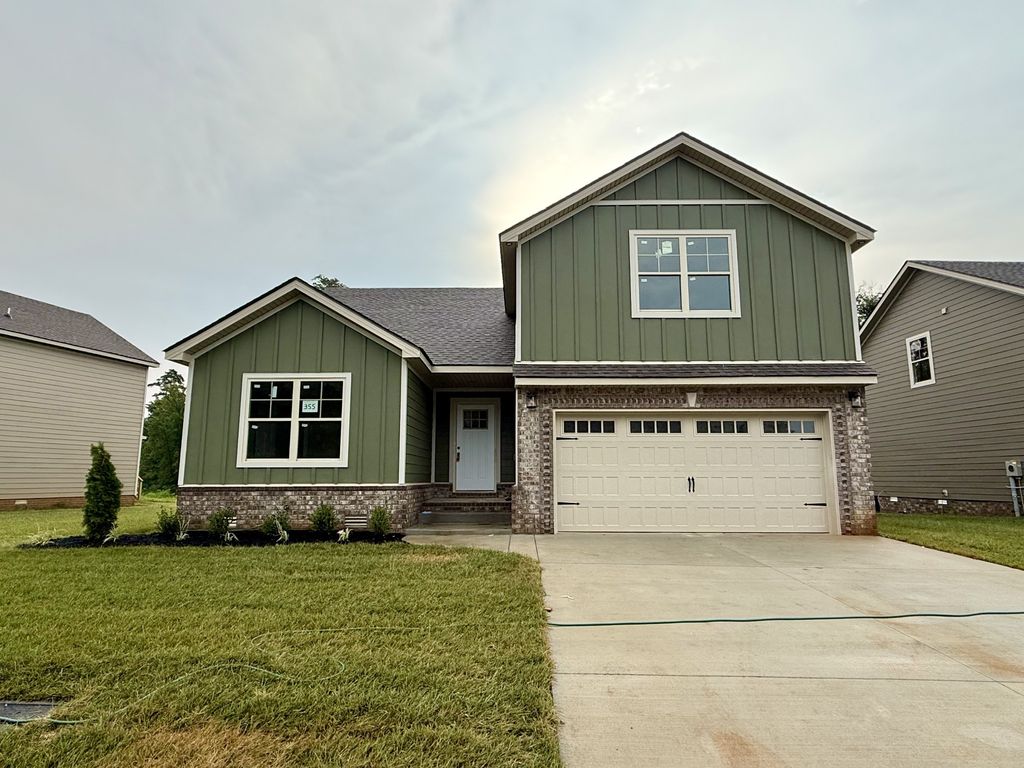 354 Hereford Farms, Clarksville