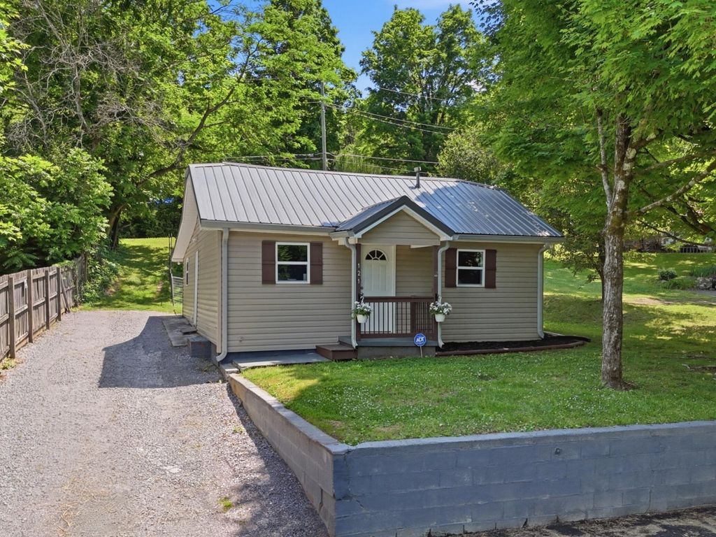 121 Sharp Road, Athens