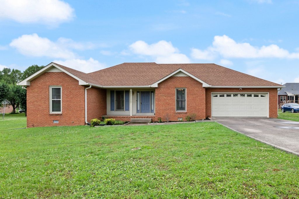 1725 Hollow Oak Dr, Lebanon