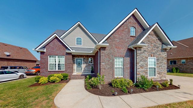 5016 Lady Thatcher Dr, Murfreesboro