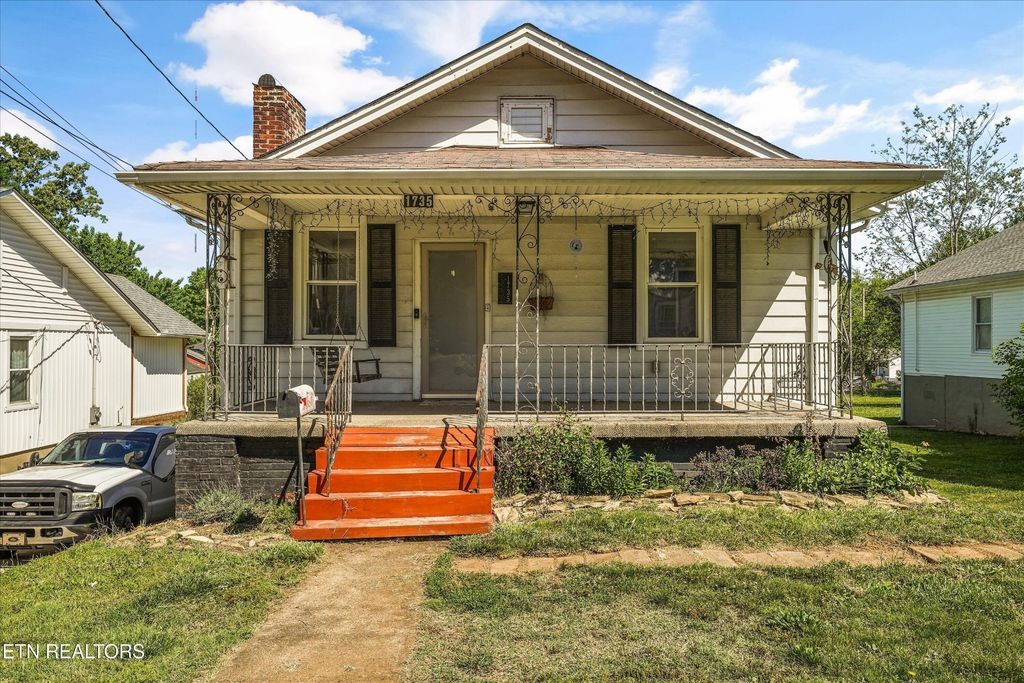 1735 Nickerson Ave, Knoxville