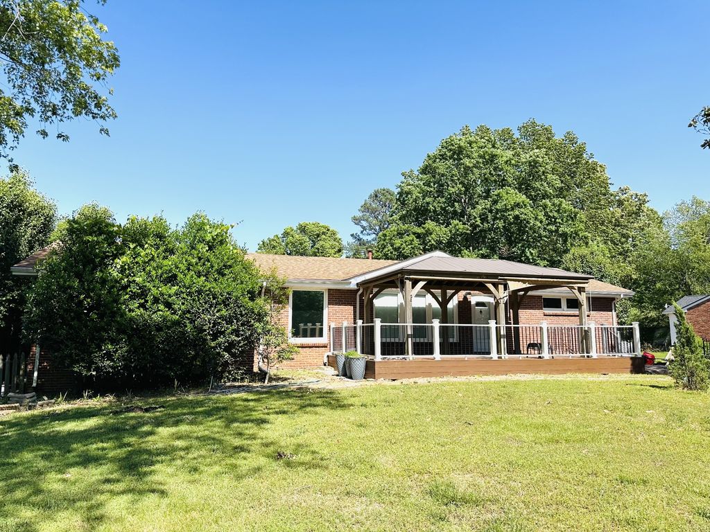 1255 Hillwood Dr, Clarksville