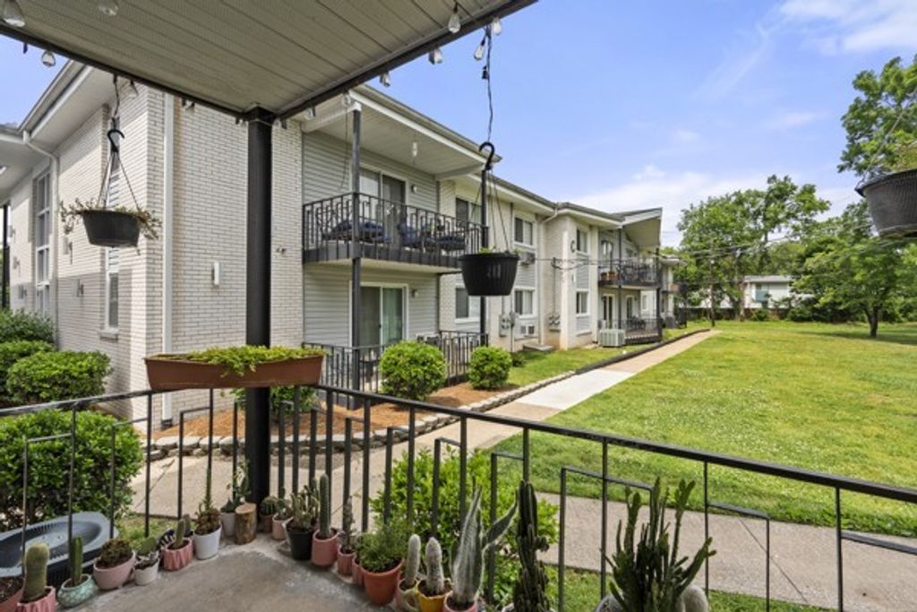 613 Hillsboro Rd B17, Franklin