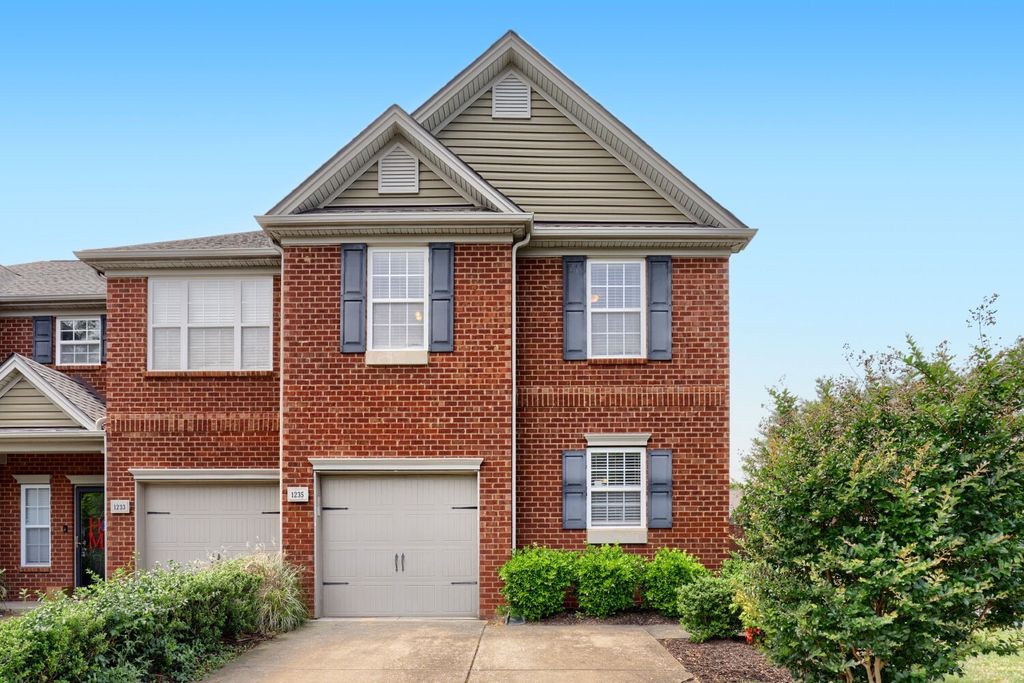 1235 Bainbridge Dr, Nashville