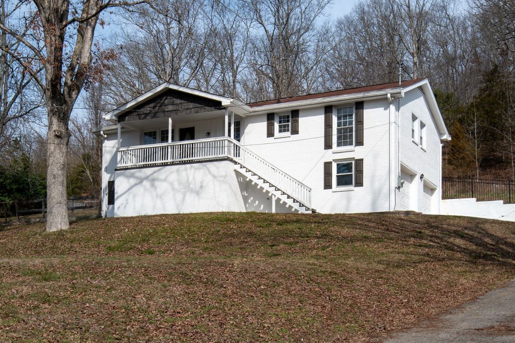 3116 Tyree Springs Rd, Hendersonville