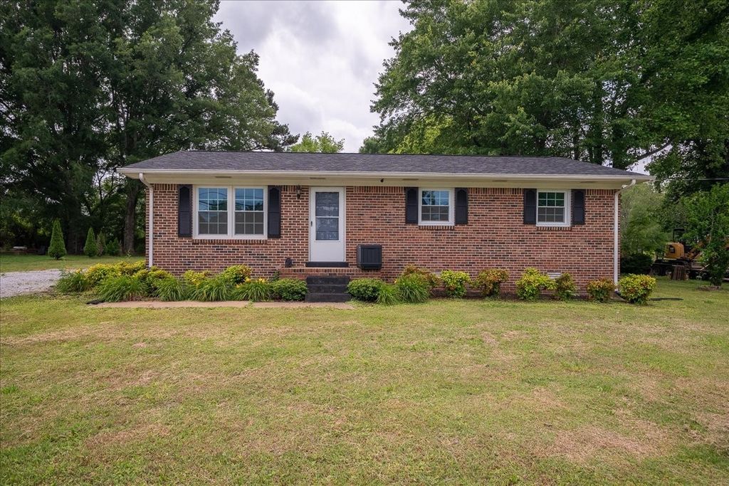 3417 Gimlet Rd, Lawrenceburg