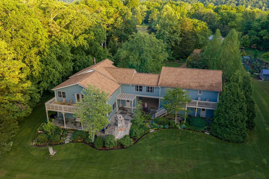 1098 Fred Gibbs Rd, White Bluff