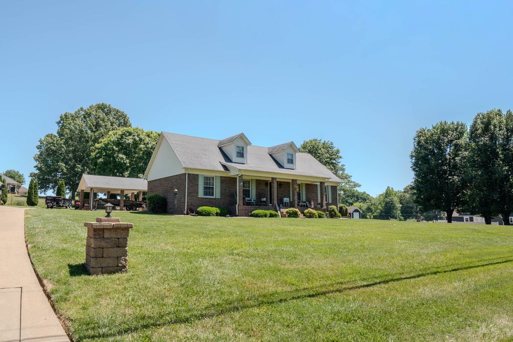 6 Hawthorne Dr, Lawrenceburg