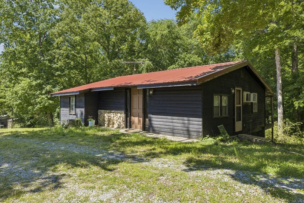710 Shine Ln, Cadiz