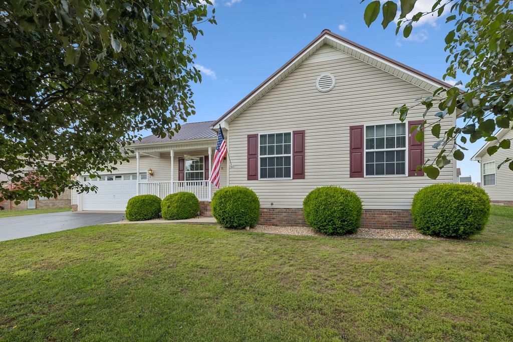 537 Winning Dr, Columbia