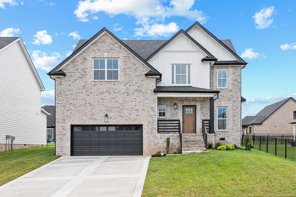 244 Bluebell Dr, Clarksville