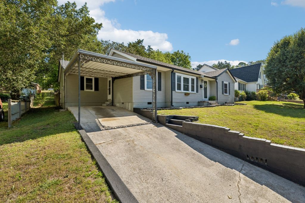 707 Jefferson Ave E, Carthage