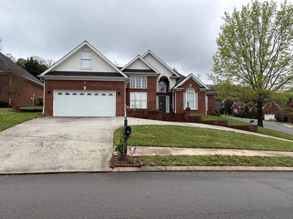 1951 Weston Hills Drive Nw, Cleveland