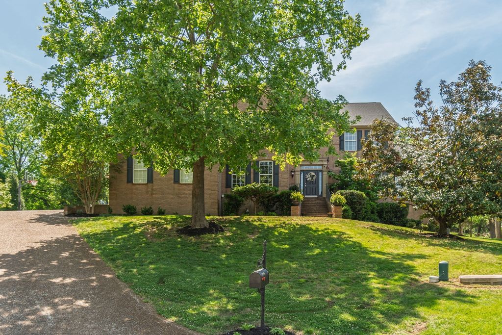 9015 Grey Pointe Ct, Brentwood