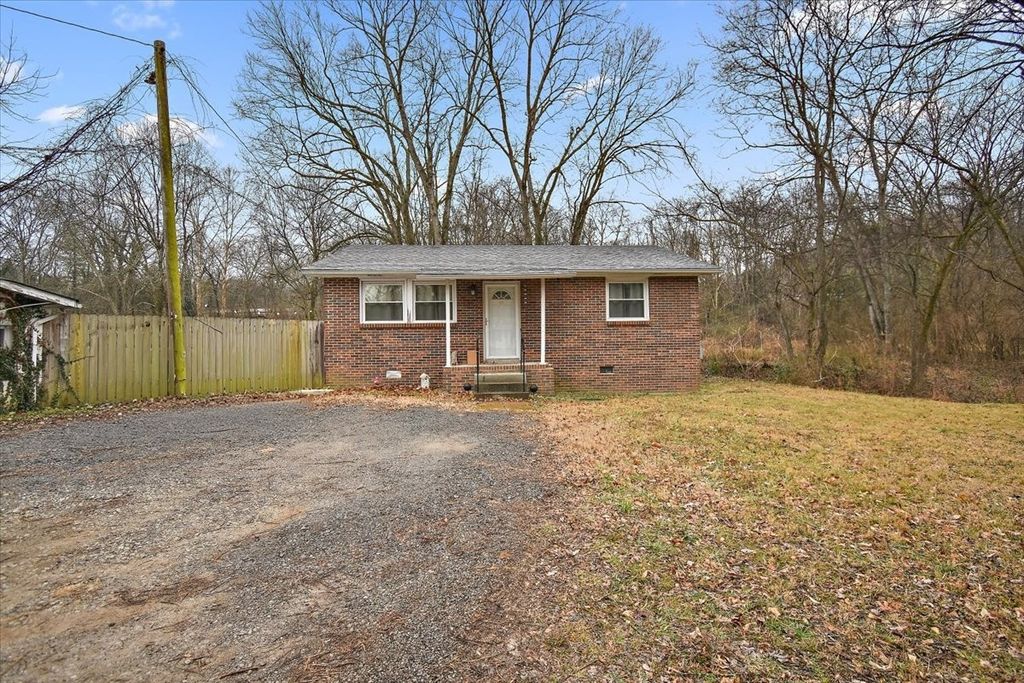 1081 Slaters Creek Rd, Goodlettsville