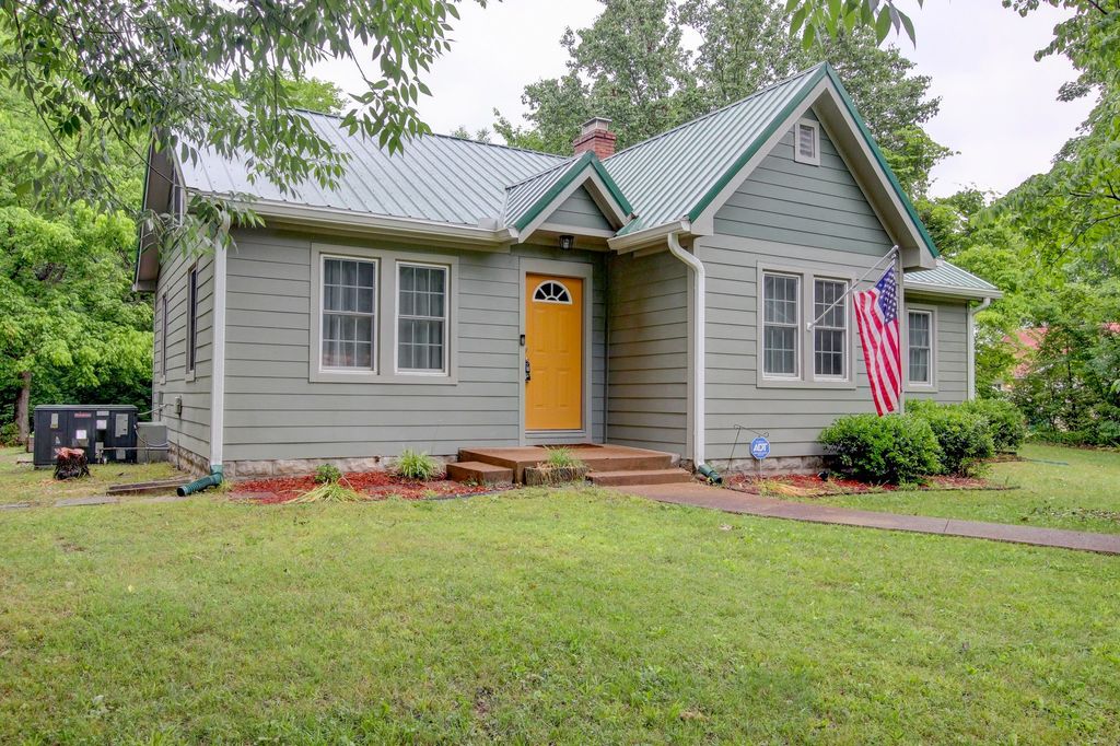 1115 Woodard St, Clarksville