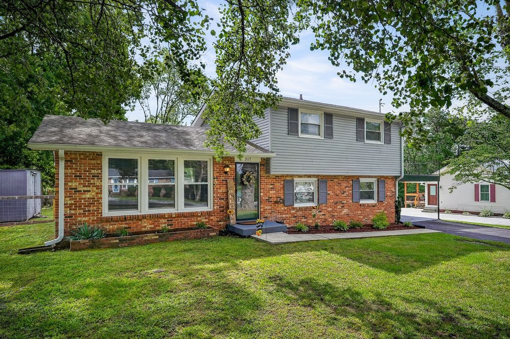 317 Lakeshore Dr, McMinnville