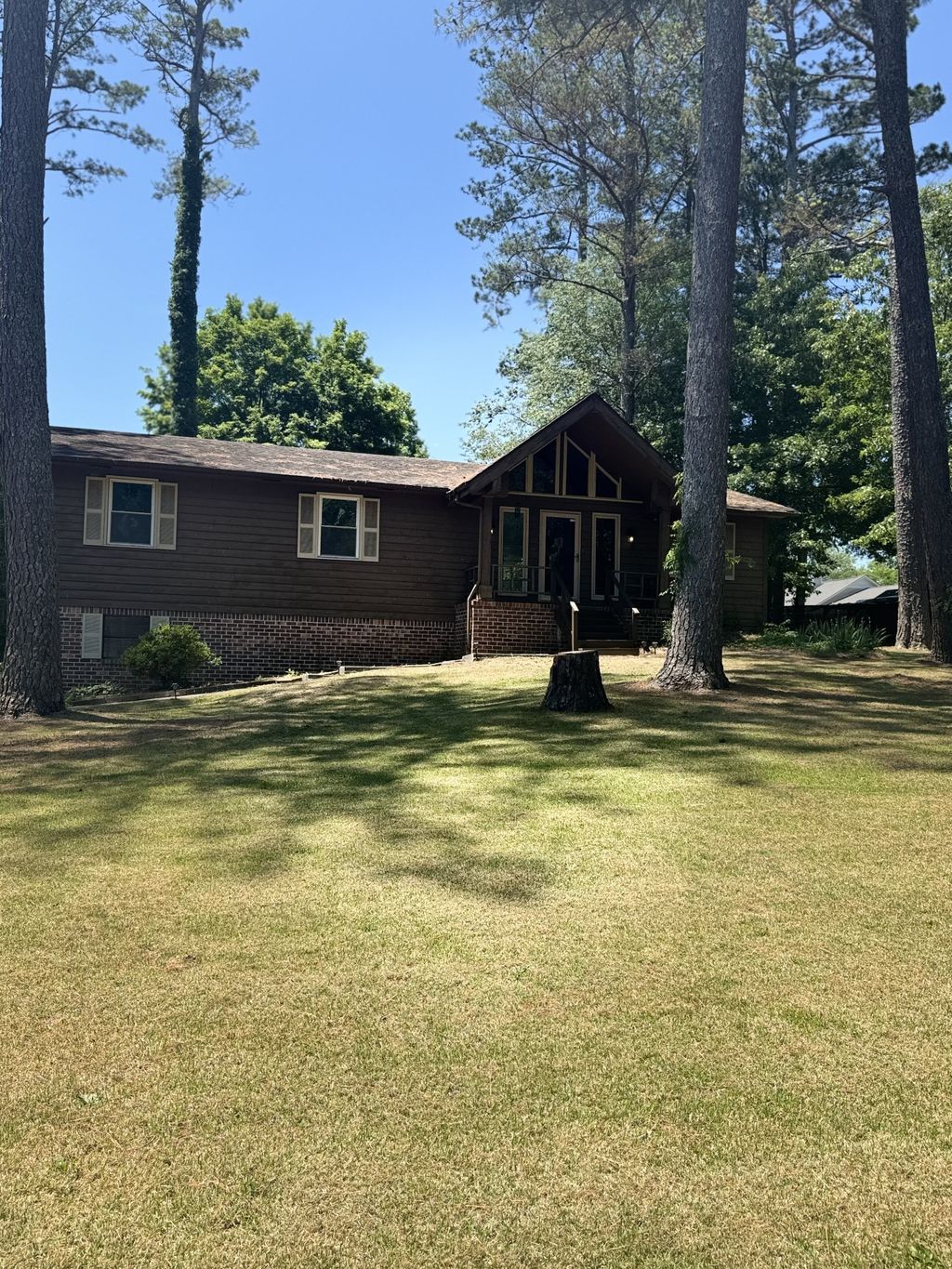 5059 Cindy Cir Nw, Cleveland