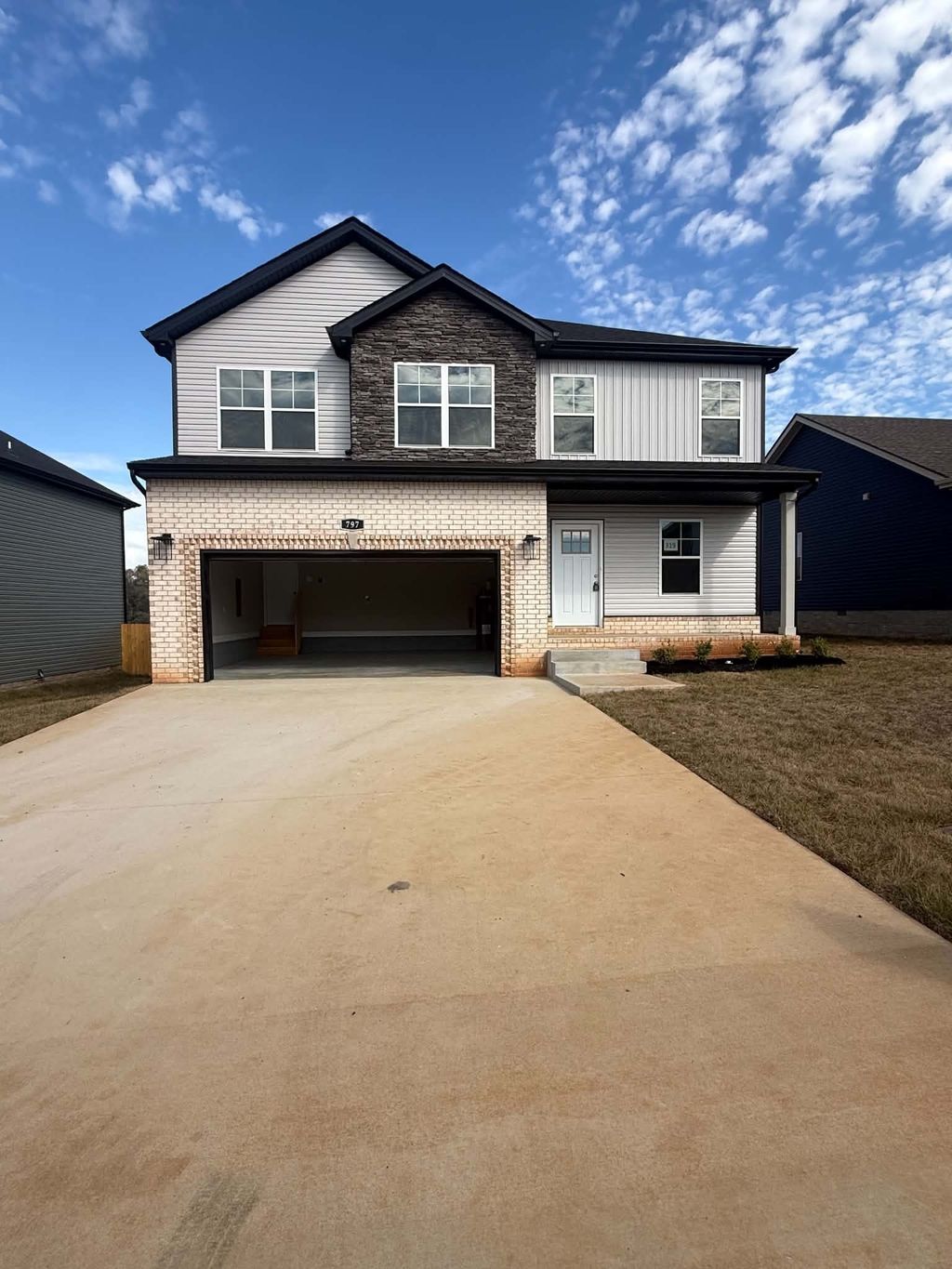 319 Cardinal Creek, Clarksville