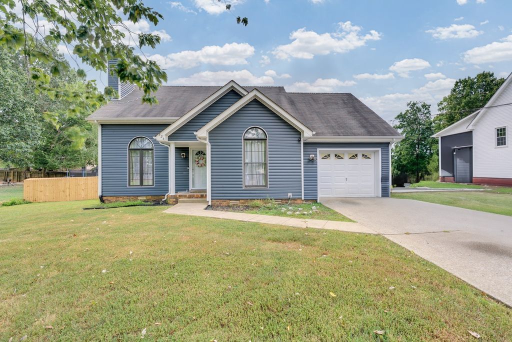 326 Lancaster Rd, Clarksville