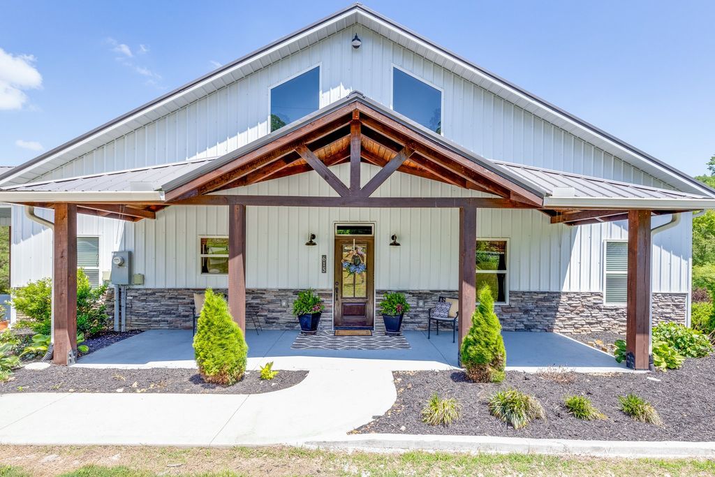615 Little Swan Creek Rd, Hohenwald