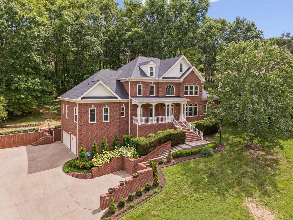 512 Grand Oaks Dr, Brentwood