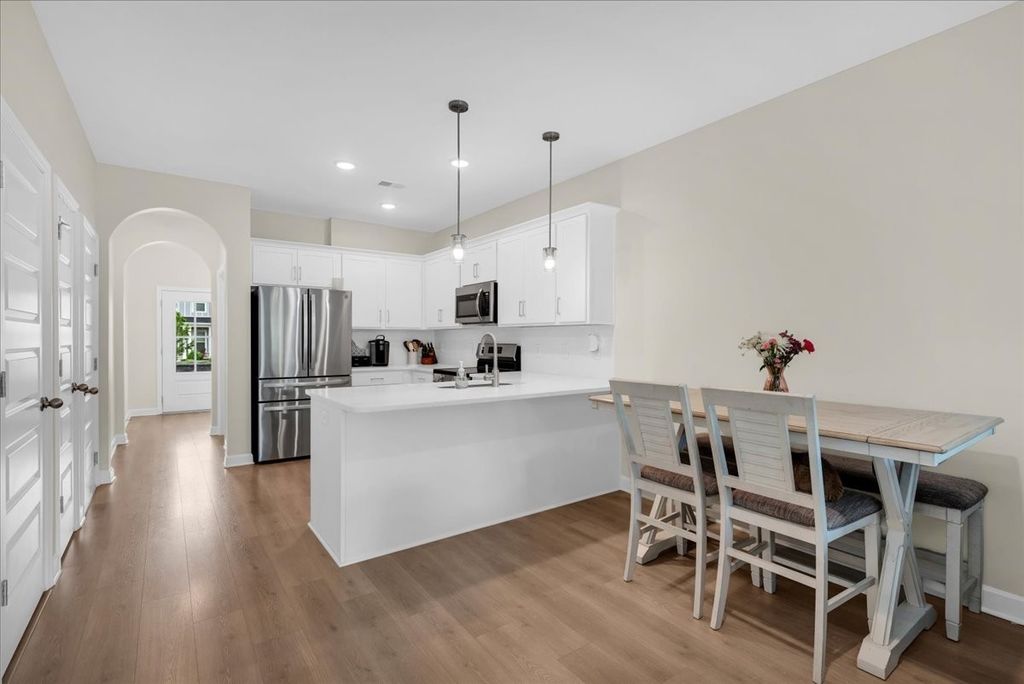 133 Dameron Pvt Dr, Hendersonville
