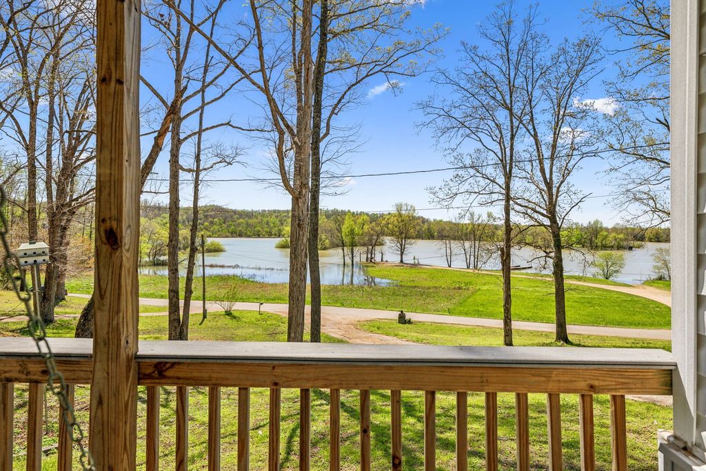11460 Crooked Creek Rd, Lobelville